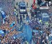 Parada jucătorilor lui Antonio Conte pe faleza din Napoli după titlul câștigat în Serie A / Foto: Imago