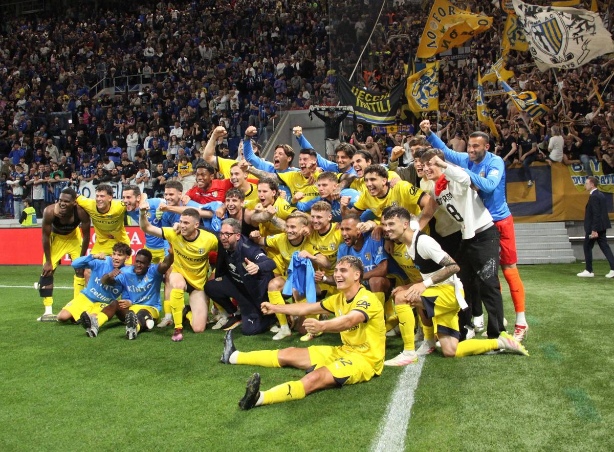Imagini de la bucuria Parmei, după rămânerea în Serie A / foto: Imago