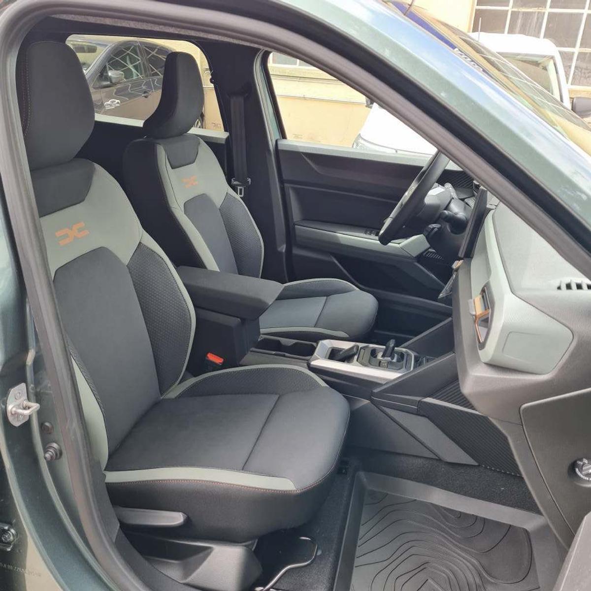 Volkswagen T-Roc și Toyota Yaris Cross