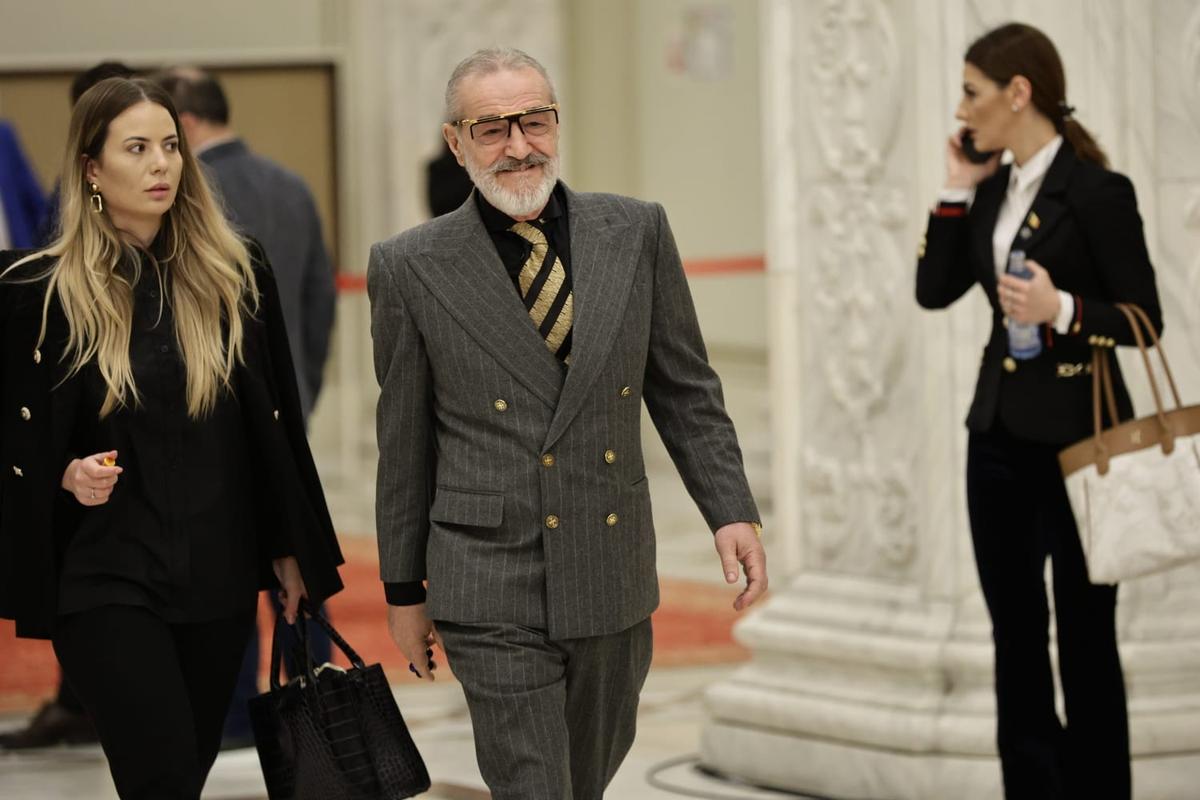 Gigi Becali, prezent la ceremonia de învestire a lui Nicușor Dan