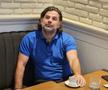 „Ne certam între noi: cine e mai frumos, eu sau tu? Ne-am dus peste Mircea Lucescu, iar el era gol, abia ieșise din duș”