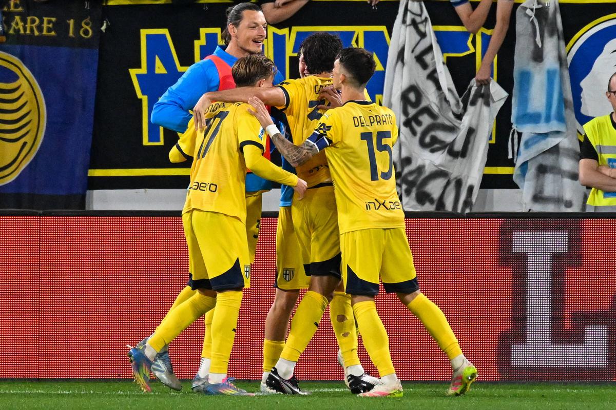 Imagini de la bucuria Parmei, după rămânerea în Serie A / foto: Imago