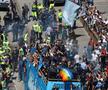 Parada jucătorilor lui Antonio Conte pe faleza din Napoli după titlul câștigat în Serie A / Foto: Imago