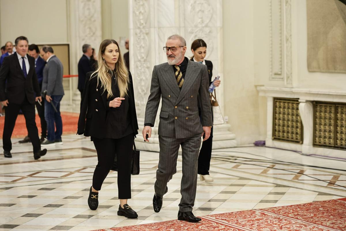 Gigi Becali, prezent la ceremonia de învestire a lui Nicușor Dan
