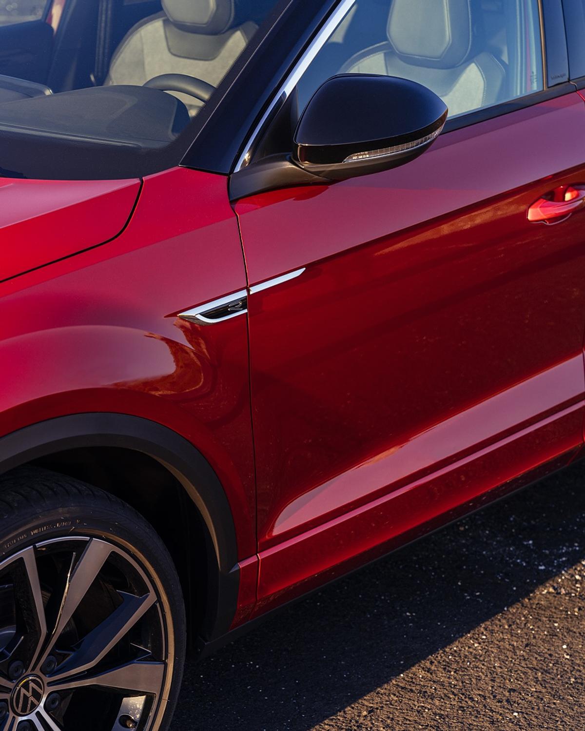 Volkswagen T-Roc și Toyota Yaris Cross