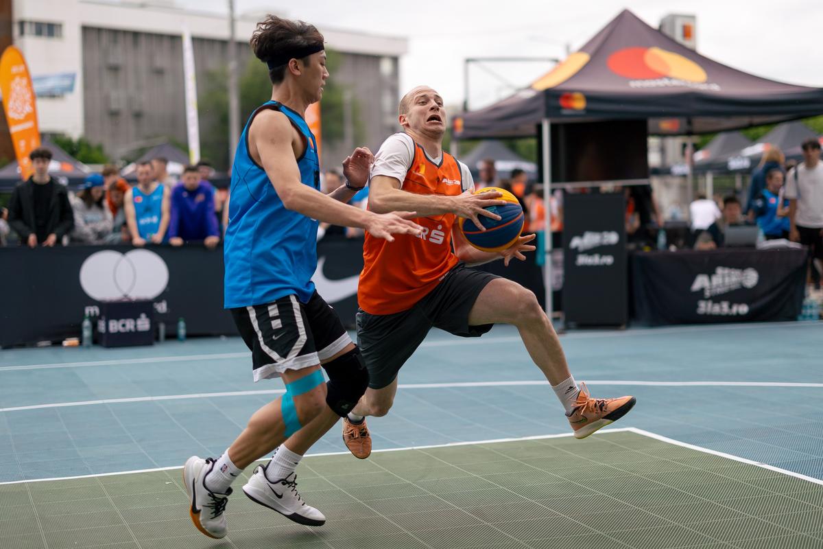 A plouat cu coșuri la Sport Arena Streetball Iași! Sute de participanți au făcut spectacol pe terenurile de baschet