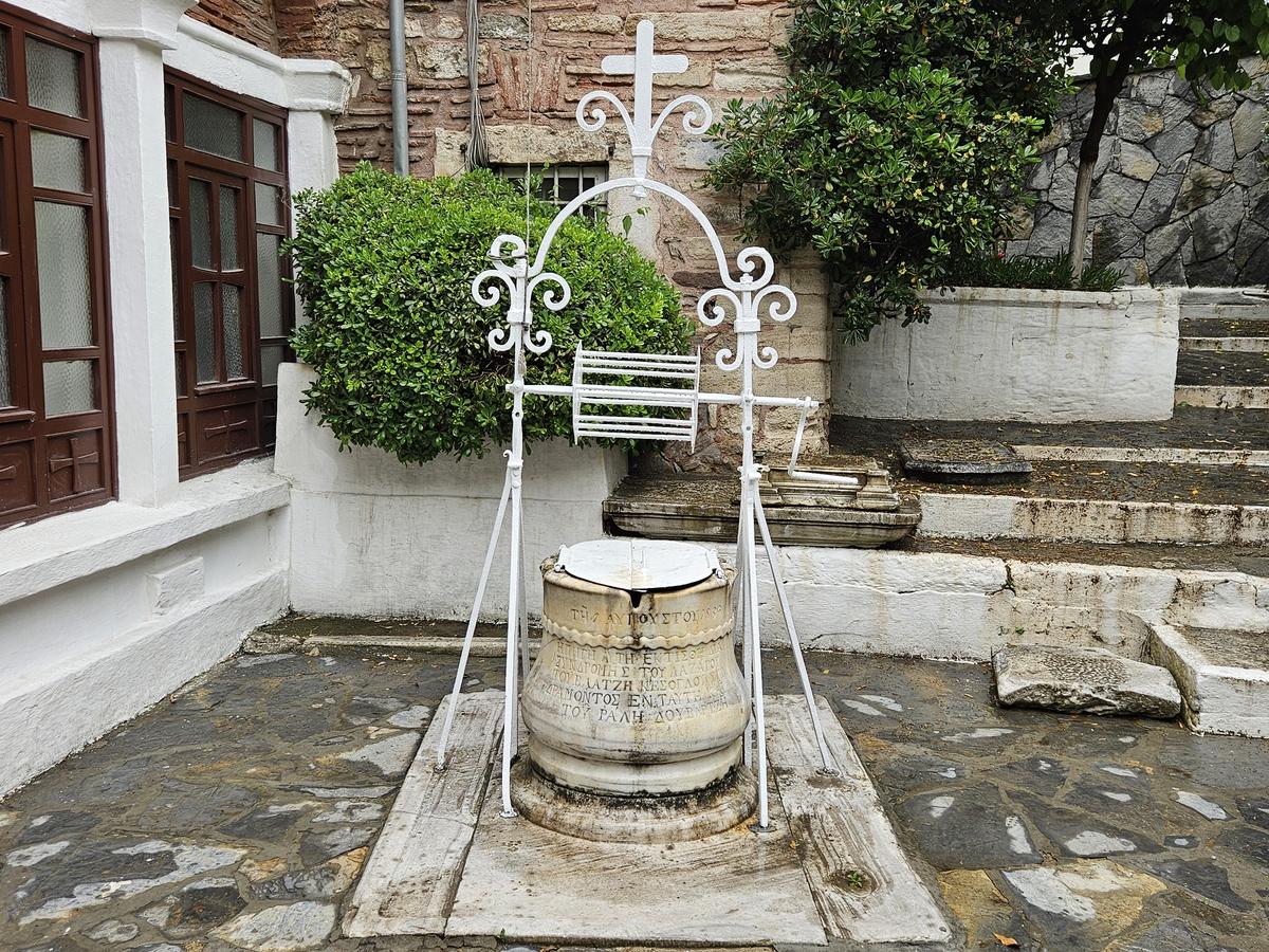 Părintele Sergiu Vlad de la Istanbul