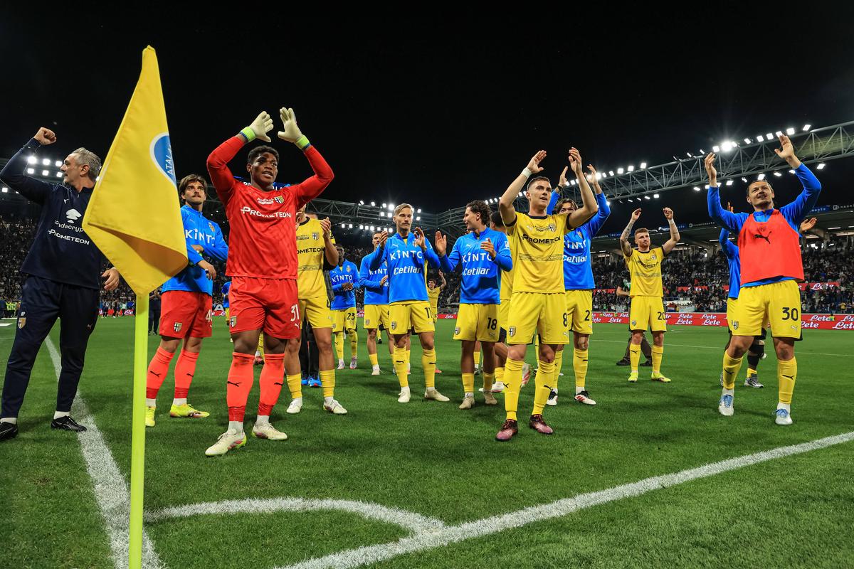 Imagini de la bucuria Parmei, după rămânerea în Serie A / foto: Imago
