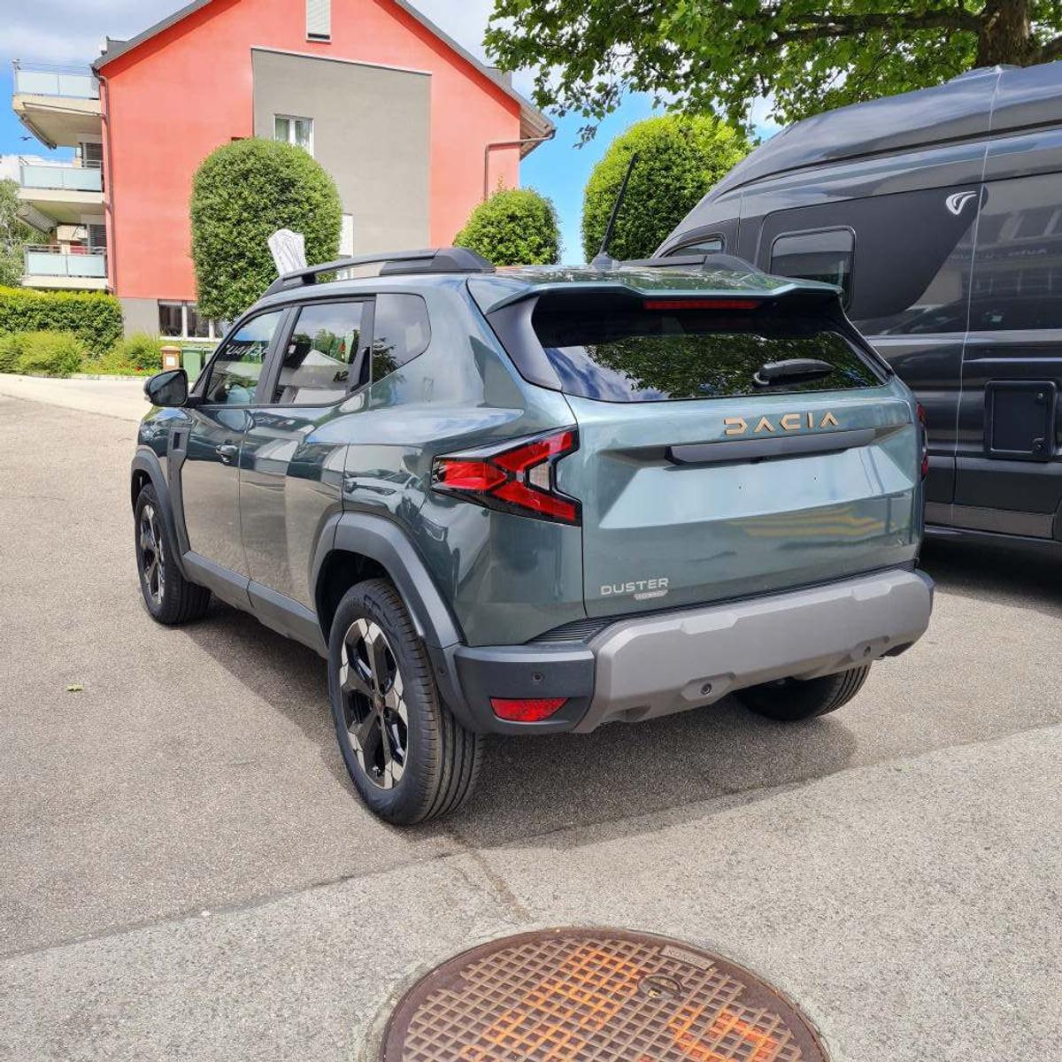 Volkswagen T-Roc și Toyota Yaris Cross