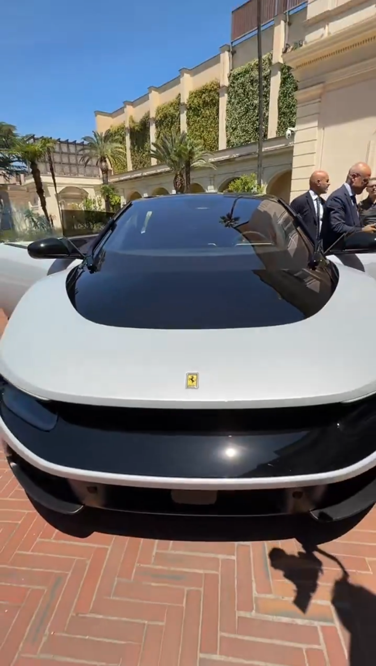 Ferrari a prezentat primul model electric din istorie