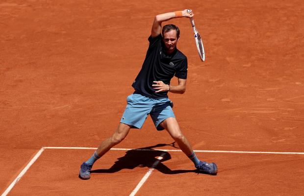 Primul șoc de la Roland Garros! Numărul 8 mondial a fost eliminat de beneficiarul unui wild-card