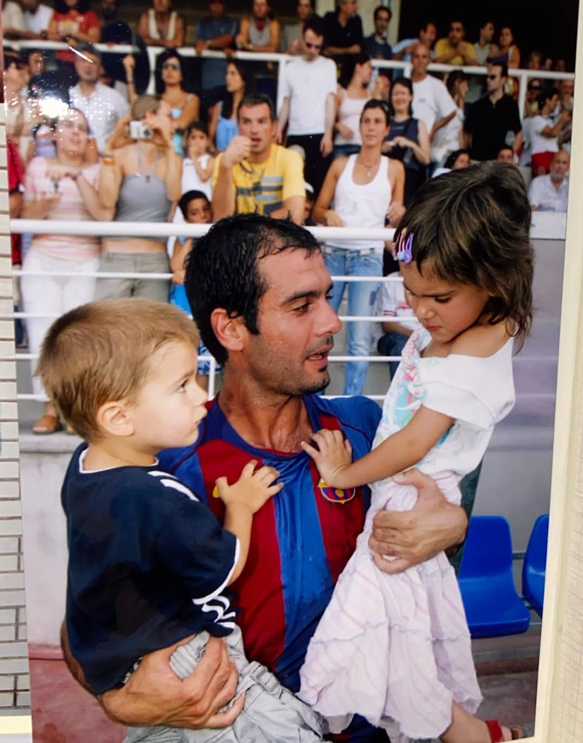 Pep Guardiola, așa cum nu l-ai mai văzut » Fiica lui a postat imagini rare cu el din tinerețe: „Așa arăta? Incredibil!”
