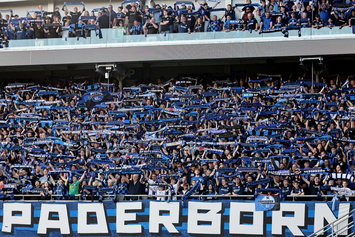 Dezastru! Au retrogradat pentru prima dată în istorie, deși au avut al șaselea cel mai mare buget din Bundesliga!