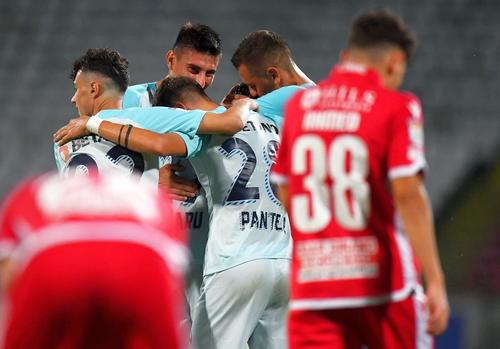 Puștii FCSB-ului celebrează victoria cu Dinamo