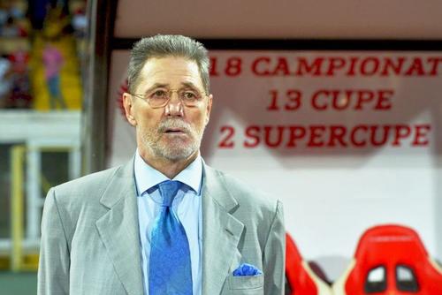 Cornel Dinu asistă neputincios la degradarea lui Dinamo