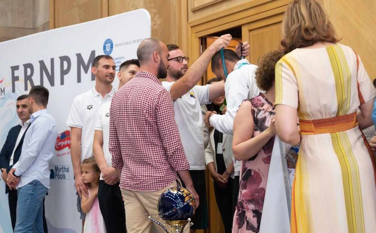 David Popovici a exclus total din meniu un aliment extrem de popular! Cum arată micul dejun al campionului