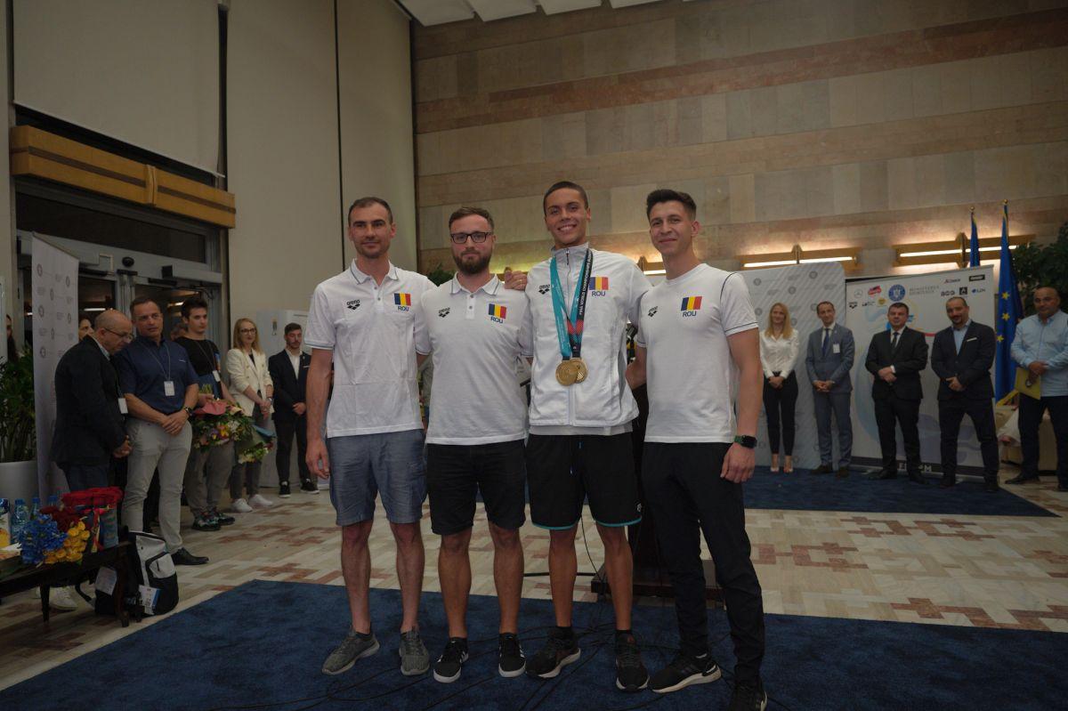 David Popovici a exclus total din meniu un aliment extrem de popular! Cum arată micul dejun al campionului