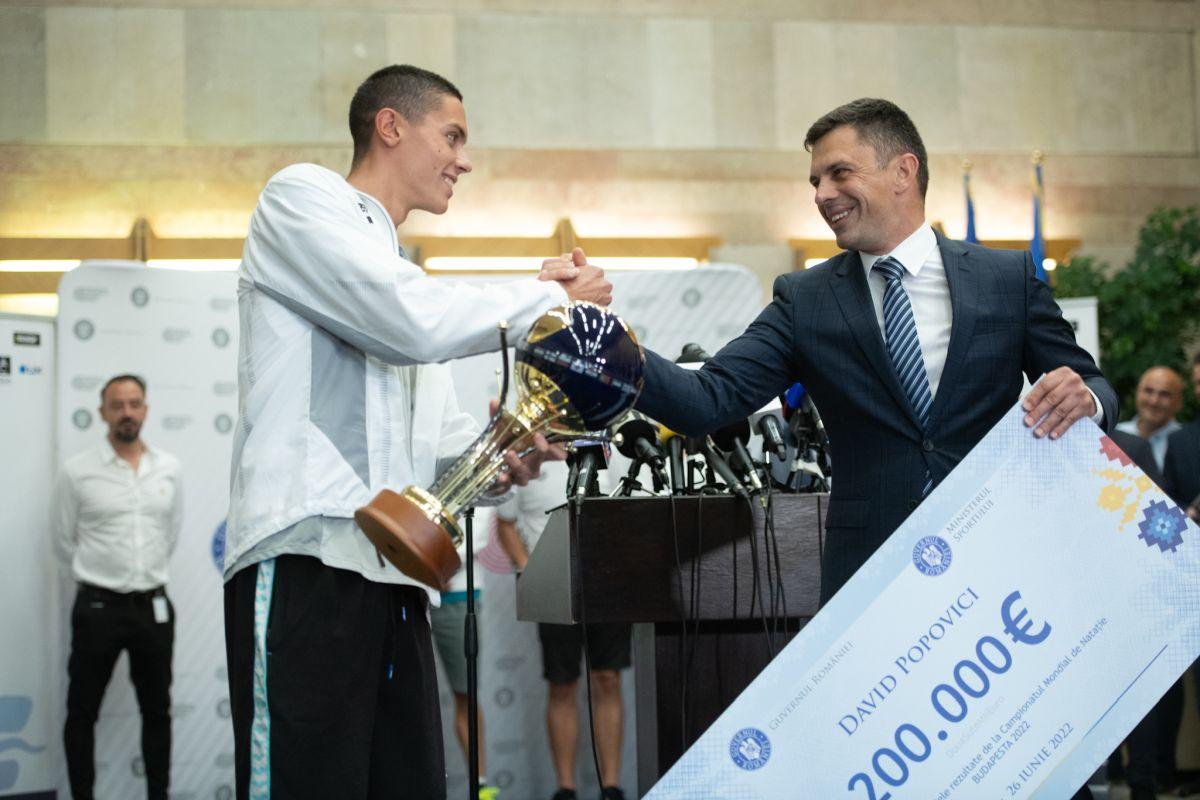 David Popovici a exclus total din meniu un aliment extrem de popular! Cum arată micul dejun al campionului