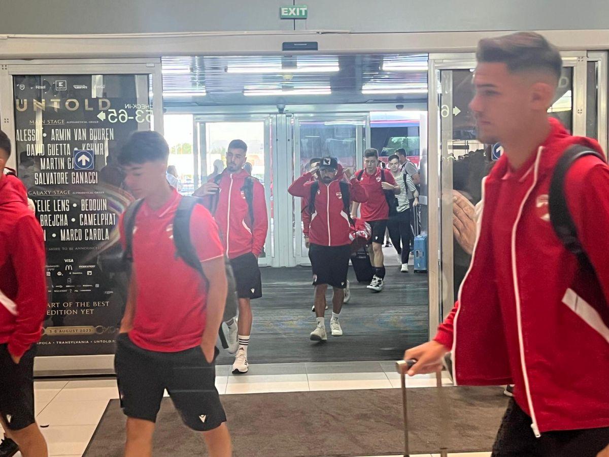 Dinamo a plecat în cantonamentul de vară