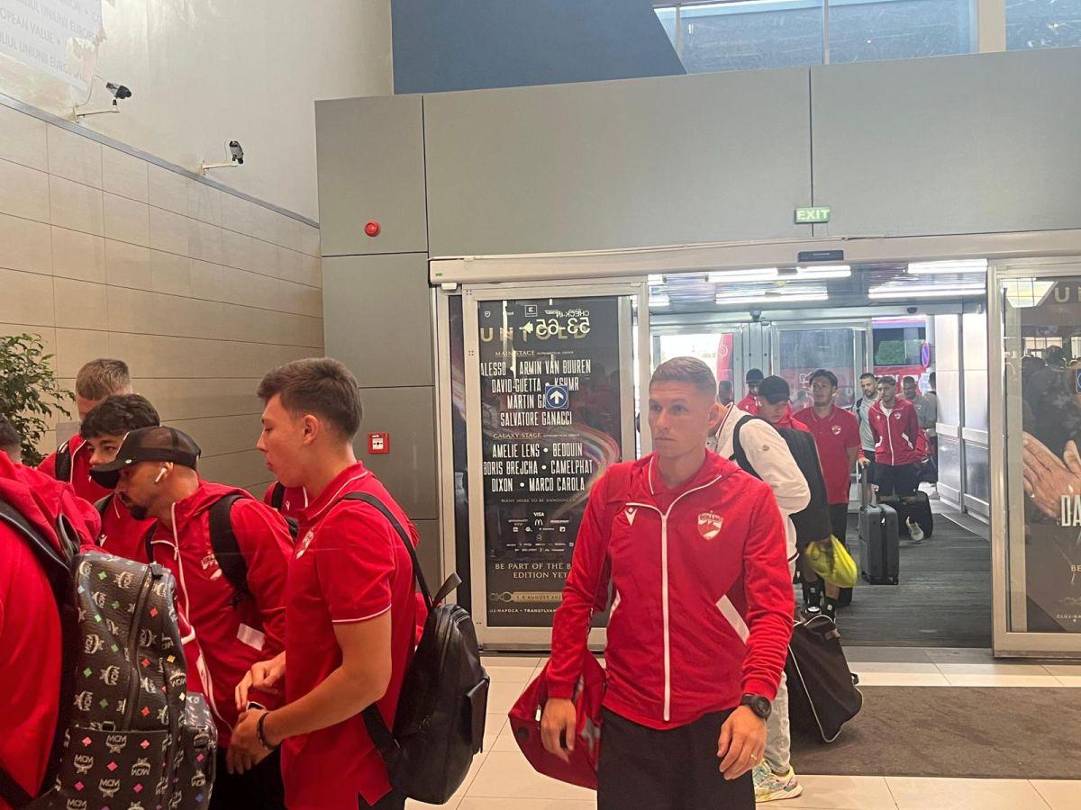 Dinamo, Rapid, FC Voluntari și Poli Iași au decolat astăzi spre cantonamentele verii » Imagini din aeroport