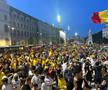Suporterii naționalei au sărbătorit la Universitate calificarea în optimile de la Euro 2024 / foto: Ionuț Iordache
