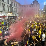 Suporterii naționalei au sărbătorit la Universitate calificarea în optimile de la Euro 2024 / foto: Ionuț Iordache