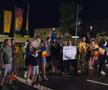 Imagini EPICE de la petrecerea „tricolorilor” » Coman, Stanciu și colegii au cântat și au dansat cu fanii: „Suntem made în România!”