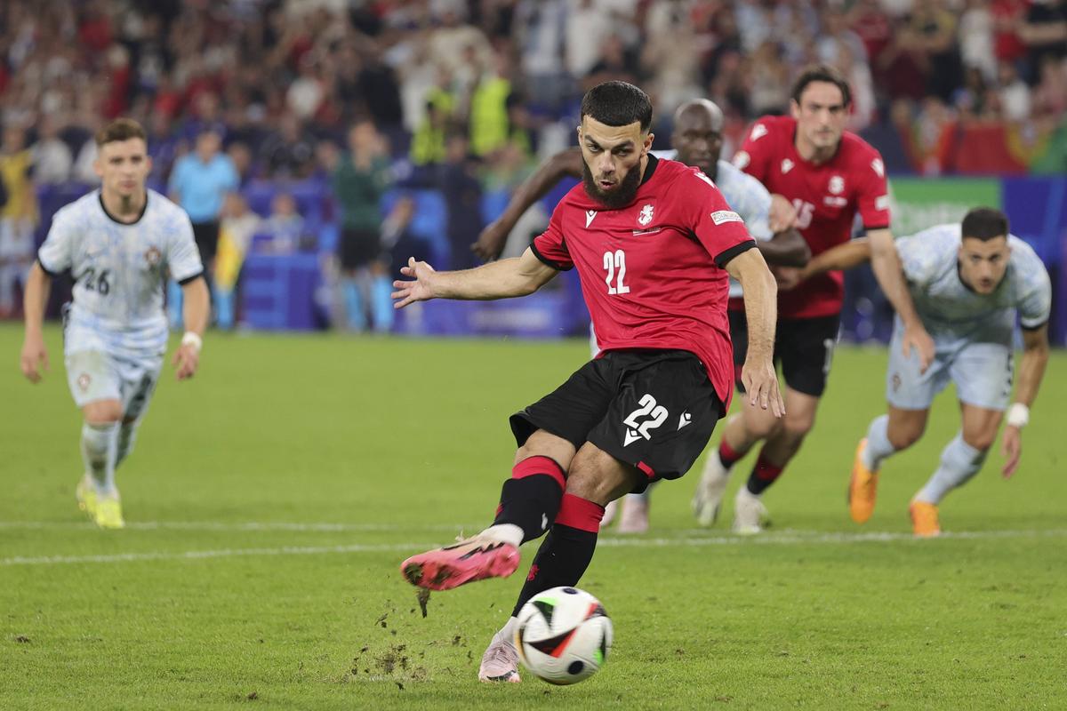 Din a patra divizie pe culmea Europei în 3 ani! » Fotbalistul refuzat de Craiova a costat 850.000 euro. Acum e cotat la 40 de milioane și e cel mai bun de la Euro 2024!