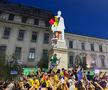 Suporterii naționalei au sărbătorit la Universitate calificarea în optimile de la Euro 2024 / foto: Ionuț Iordache