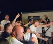 Imagini EPICE de la petrecerea „tricolorilor” » Coman, Stanciu și colegii au cântat și au dansat cu fanii: „Suntem made în România!”