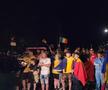 Imagini EPICE de la petrecerea „tricolorilor” » Coman, Stanciu și colegii au cântat și au dansat cu fanii: „Suntem made în România!”