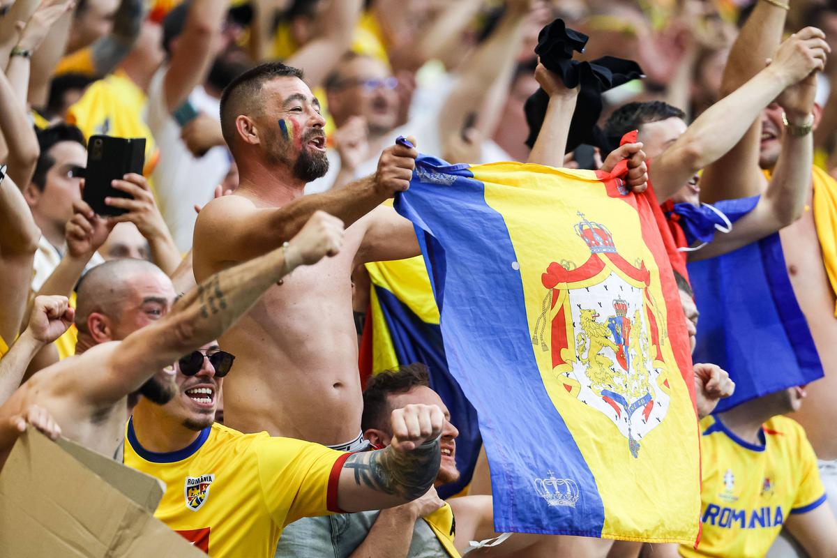 Imaginile euforiei tricolore! Momente senzaționale la Frankfurt: naționala a sărbătorit pe gazon calificarea