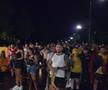Imagini EPICE de la petrecerea „tricolorilor” » Coman, Stanciu și colegii au cântat și au dansat cu fanii: „Suntem made în România!”