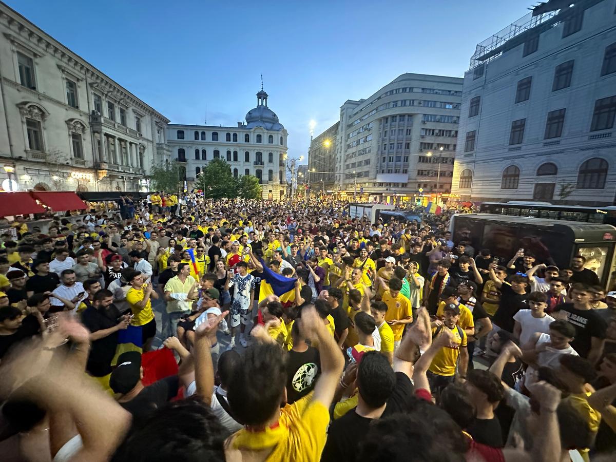 Acum sunt celebri în fotbalul românesc, dar nu uită când au ieșit în stradă pentru echipa națională: „Ne-am urcat pe tren” / „Ne-am aruncat în ștrand”