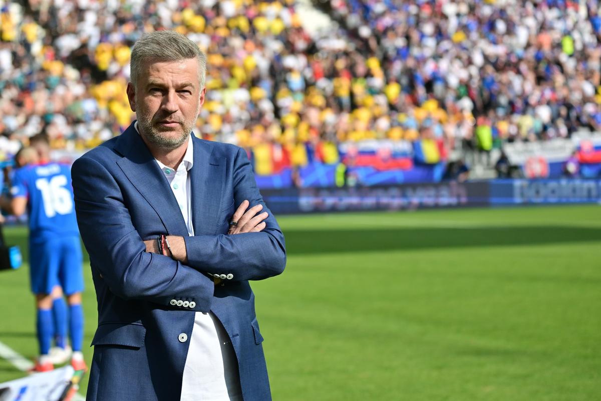 Jos pălăria! Niculescu, Rusescu și Alexa s-au ridicat în picioare și au aplaudat calificarea României în „optimile” Euro 2024
