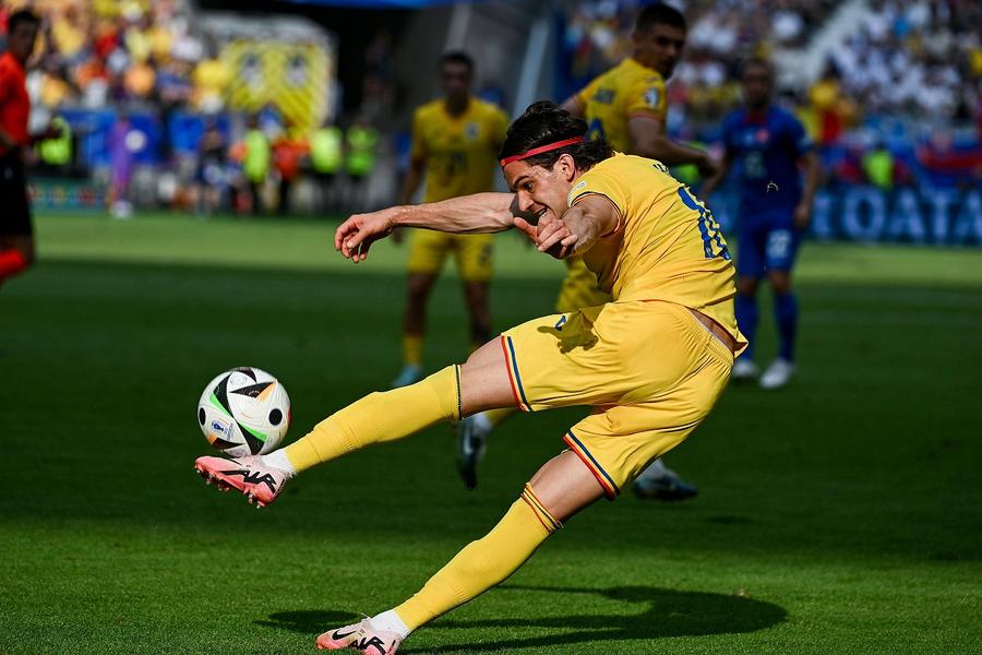 Ianis Hagi a obținut penalty-ul din care Răzvan Marin a marcat golul calificării României în optimile Euro 2024. Foto: Imago Mihai Stoichiță, despre viitoarea adversară a României: „Belgia este mai bună decât Olanda”