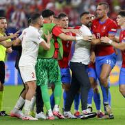 Altercația de la finalul meciului Cehia - Turcia / Sursă foto: Imago Images