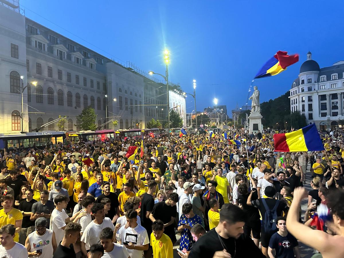 Acum sunt celebri în fotbalul românesc, dar nu uită când au ieșit în stradă pentru echipa națională: „Ne-am urcat pe tren” / „Ne-am aruncat în ștrand”