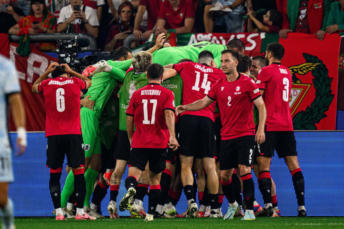Din a patra divizie pe culmea Europei în 3 ani! » Fotbalistul refuzat de Craiova a costat 850.000 euro. Acum e cotat la 40 de milioane și e cel mai bun de la Euro 2024!