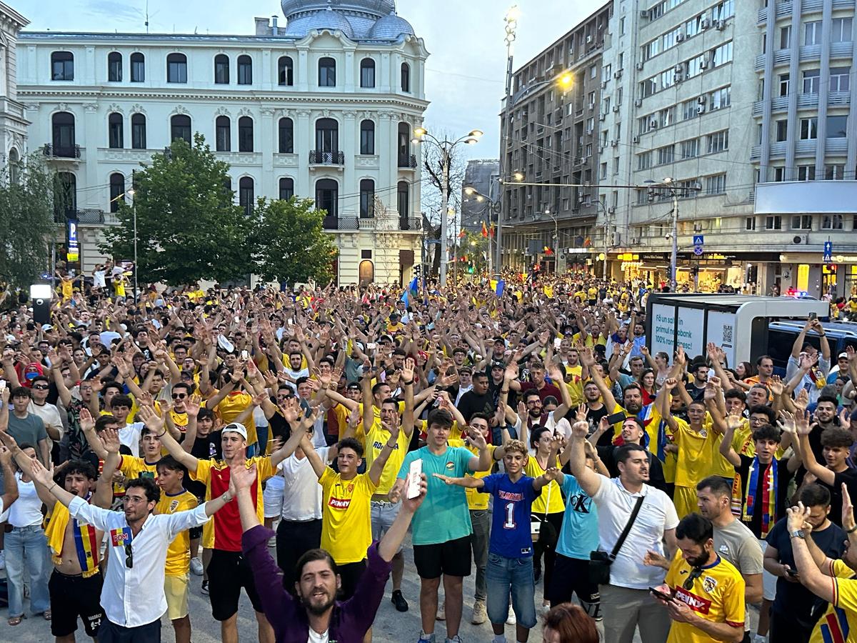 Suporterii naționalei au sărbătorit la Universitate calificarea în optimile de la Euro 2024