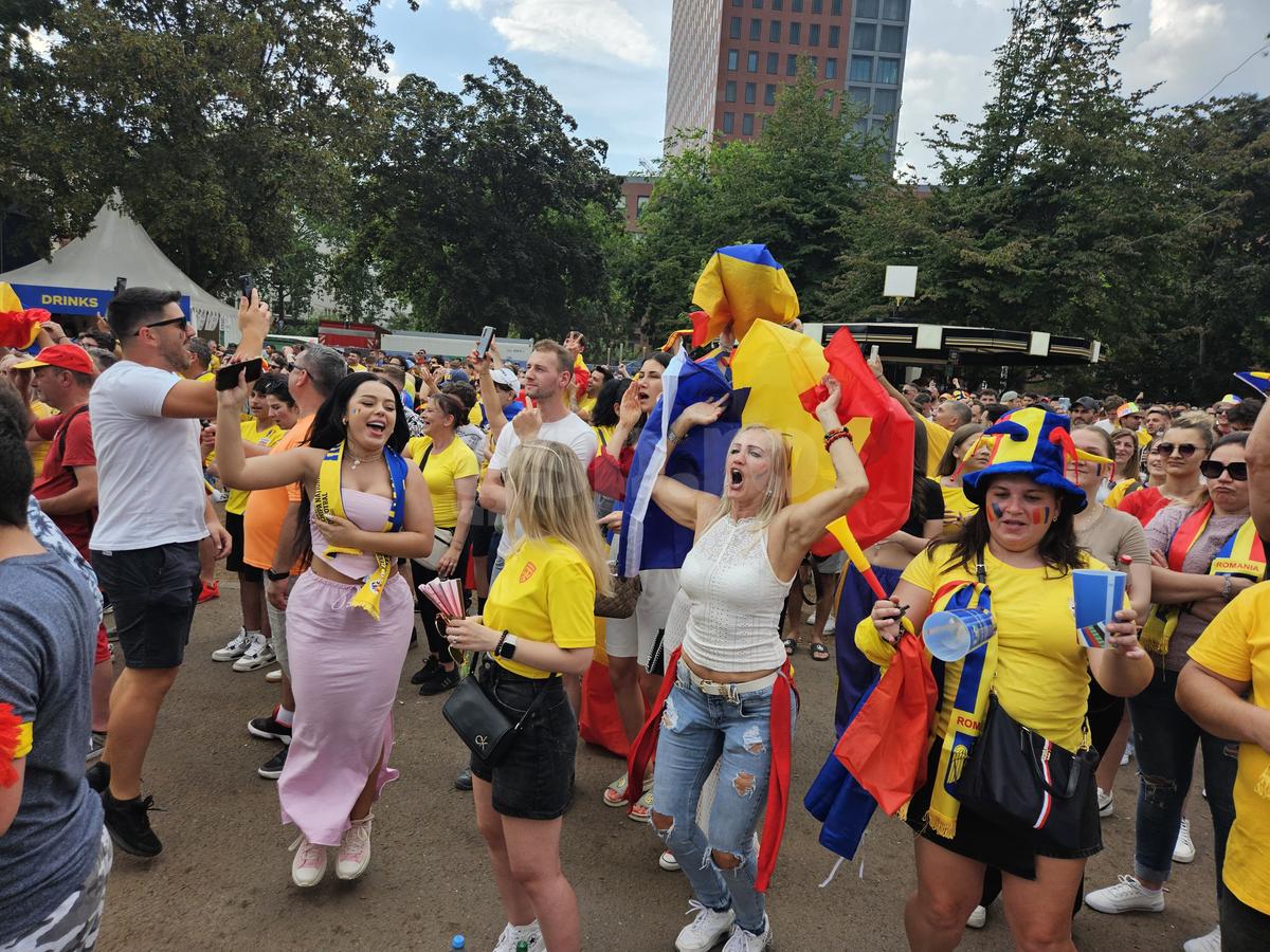 România frumoasă! » Revelion tricolor în Frankfurt, oamenii au celebrat victoria generației lor