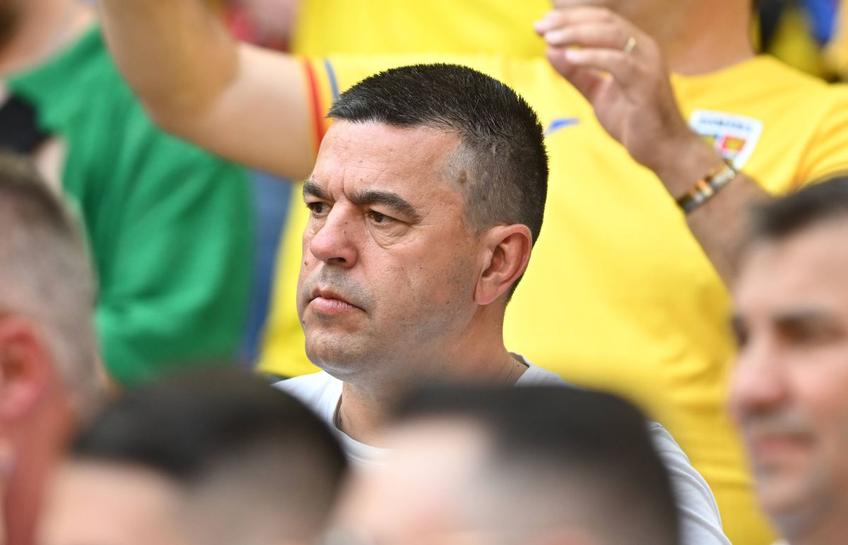 Cosmin Contra în tribune la România - Ucraina, foto: Imago
