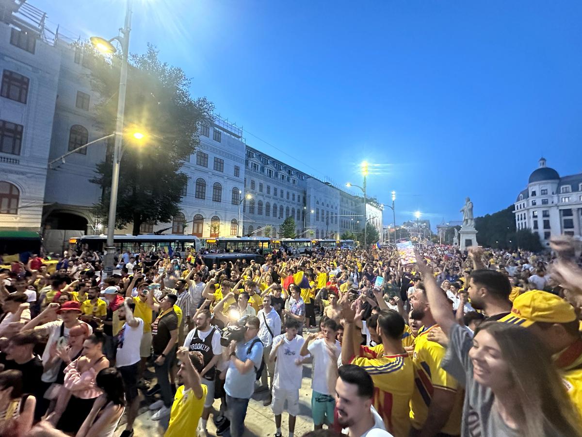 Suporterii naționalei au sărbătorit la Universitate calificarea în optimile de la Euro 2024
