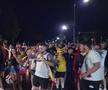 Imagini EPICE de la petrecerea „tricolorilor” » Coman, Stanciu și colegii au cântat și au dansat cu fanii: „Suntem made în România!”