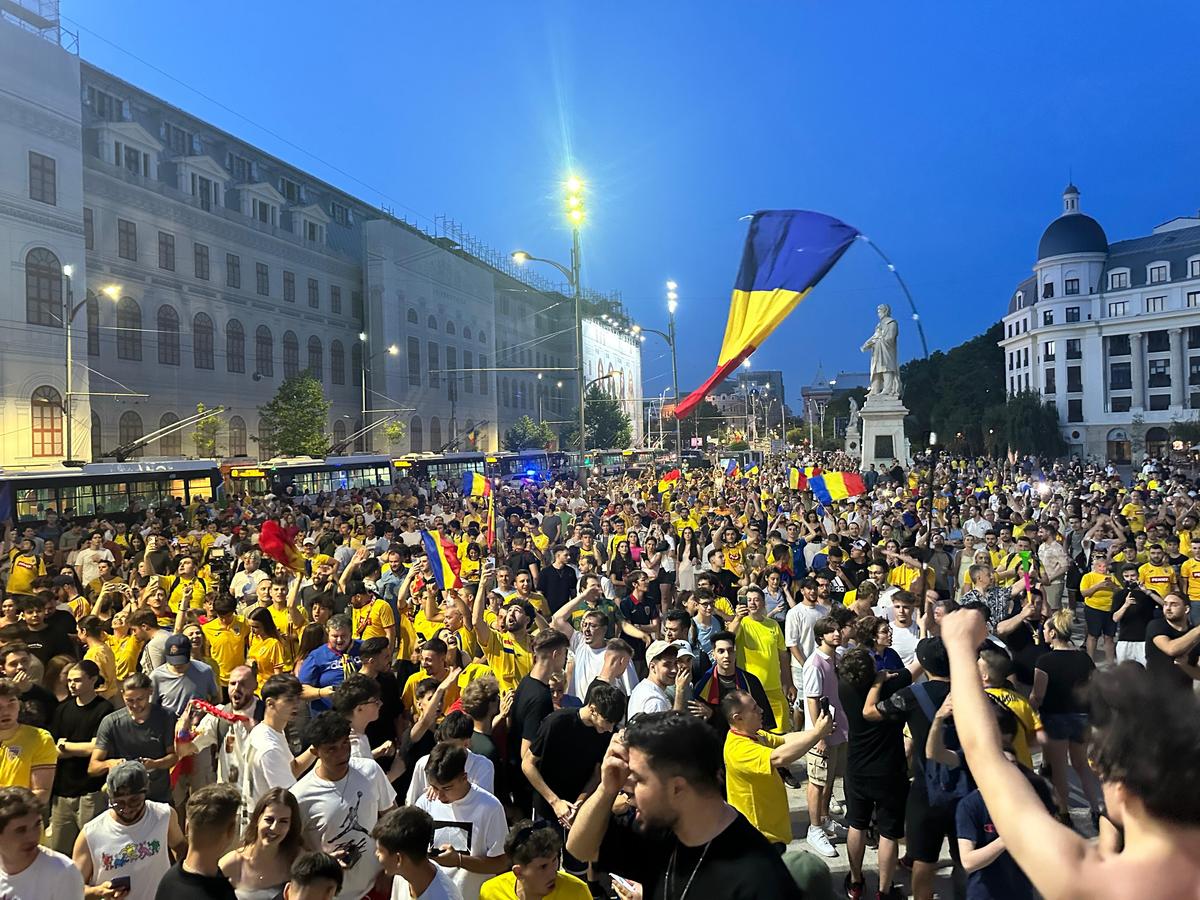 Suporterii naționalei au sărbătorit la Universitate calificarea în optimile de la Euro 2024