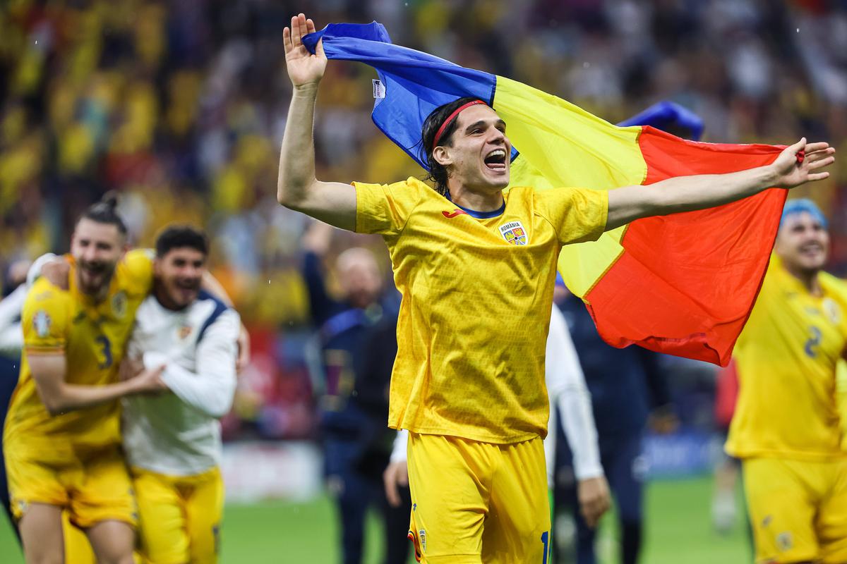 Imaginile euforiei tricolore! Momente senzaționale la Frankfurt: naționala a sărbătorit pe gazon calificarea