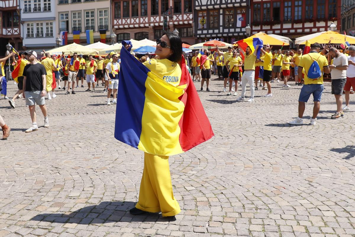 Atmosferă ca „acasă” la Frankfurt. Suporterii „tricolorilor” au luat cu asaltul orașul-port
