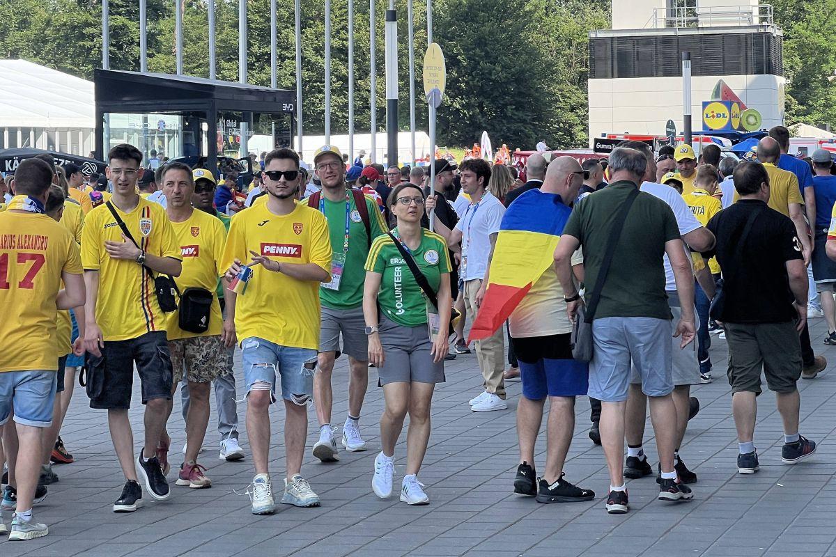 Slovacia - România, imagini cu fanii „tricolorilor” la intrarea în stadion + atmosfera creată de români