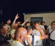 Imagini EPICE de la petrecerea „tricolorilor” » Coman, Stanciu și colegii au cântat și au dansat cu fanii: „Suntem made în România!”