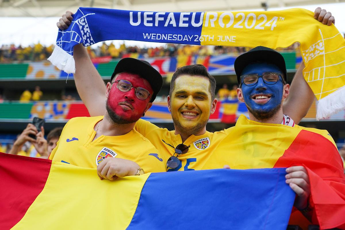 Asta-i România! Atmosferă de POVESTE la Frankfurt » Jos pălăria pentru miile de suporteri care scriu istorie în Germania!